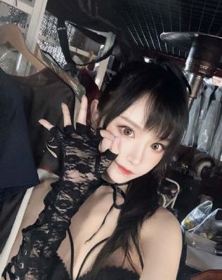 美女裸体黄18以下禁止观看免费_蓝光免费在线观看